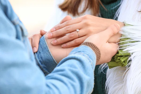 Young Woman Engagement Ring Her Fiance Outdoors Closeup — Stock Photo, Image