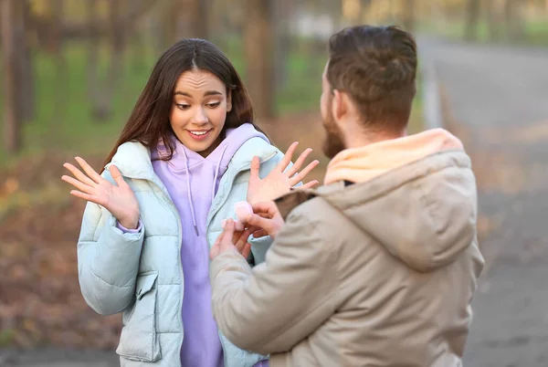Young Man Proposing His Surprised Girlfriend Forest — Stock Photo, Image