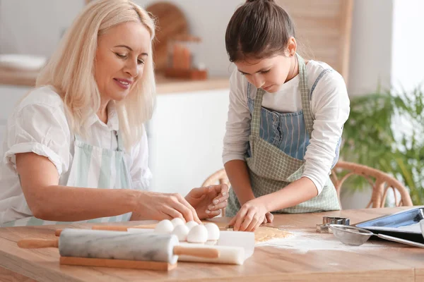 Mature Woman Her Little Granddaughter Cutting Dough Cookies Table Kitchen — Stock Photo, Image