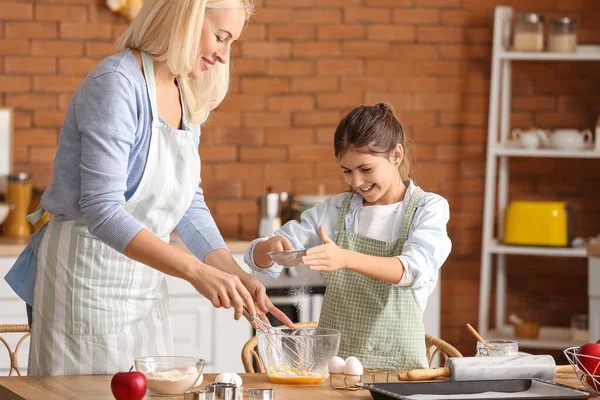 Little Girl Her Grandmother Preparing Dough Cookies Kitchen — Stock Photo, Image