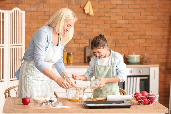 Little Girl Her Grandmother Preparing Dough Cookies Kitchen — Stock Photo, Image