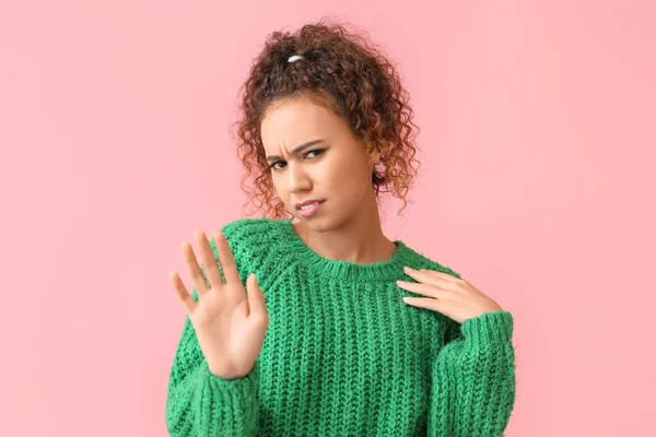 Upset Young African American Woman Green Sweater Pink Background — Stock Photo, Image