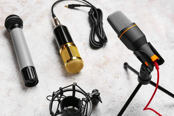 Modern Microphones Light Background — Stock Photo, Image