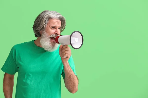Senior Man Shouting Megaphone Green Background — Stock Photo, Image