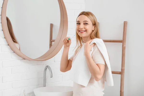 Beautiful Mature Woman Brushing Teeth Bathroom — Stock Photo, Image