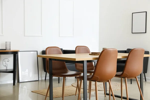 Interior Modern Dining Room Table Black Armchairs — Stock Photo, Image