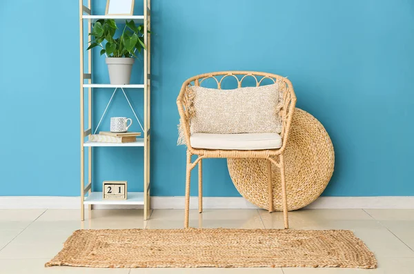 Interior Room Wicker Chair Shelf Unit Stylish Carpet — Stock Photo, Image