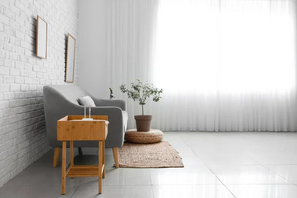 Table Stylish Decor Sofa White Brick Wall Light Room Interior — Stock Photo, Image