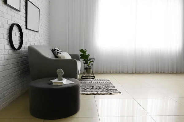 Pouf Stylish Decor Sofa White Brick Wall Light Room — Stock Photo, Image