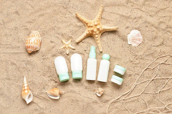 Travel Bottles Jars Cosmetic Products Different Sea Shells Sand — Stock Photo, Image