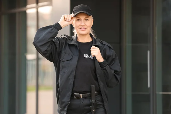 Female Security Guard Outdoors — Stock Photo, Image