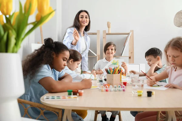 Leuke Kinderen Schilderen Tijdens Masterclass Kunst — Stockfoto