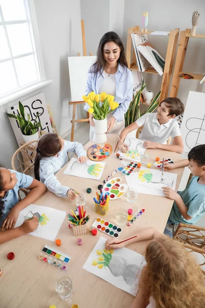 Lindos Niños Pintando Durante Clase Magistral Arte —  Fotos de Stock