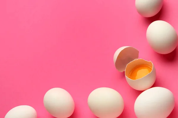 Cracked Whole Chicken Eggs Pink Background — Stock Photo, Image