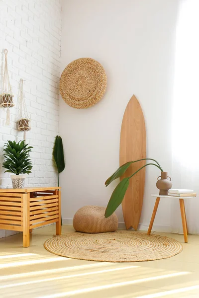 Interior Light Room Wooden Surfboard Houseplants — Stock Photo, Image