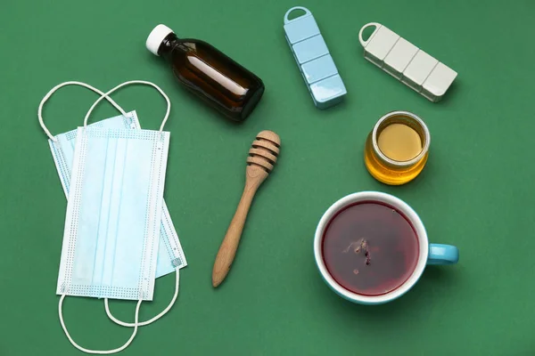 Cup Tea Pills Sore Throat Syrup Honey Medical Masks Green — Stock Photo, Image