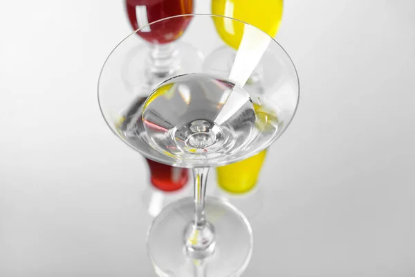 Martini Glass Water Light Background — Stock Photo, Image