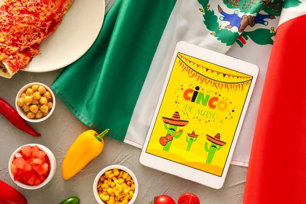 Comida Mexicana Tradicional Com Bandeira Tablet Fundo Grunge Celebração Cinco — Fotografia de Stock