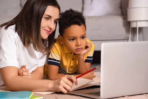 Little African American Boy Studying Tutor Laptop Home — Stock Photo, Image