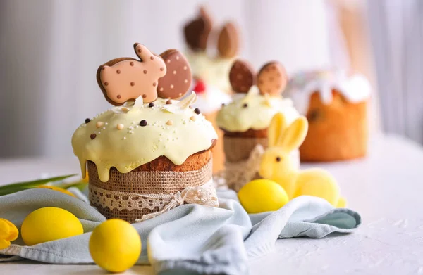 Delicious Easter Cakes Decorated Cookies Painted Eggs Table Room Closeup — Stock Photo, Image