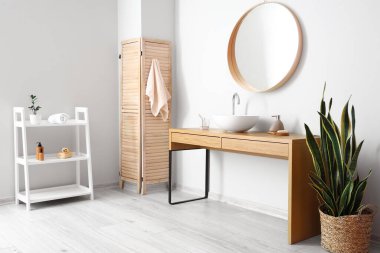 Işıklı banyonun içi çok güzel.