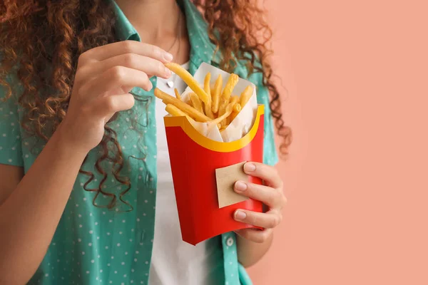 Young African American Woman French Fries Color Background Closeup — Stock Photo, Image