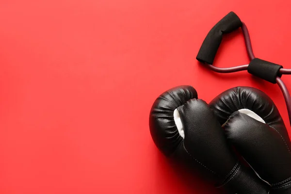 Expansión Fitness Guantes Boxeo Sobre Fondo Rojo — Foto de Stock