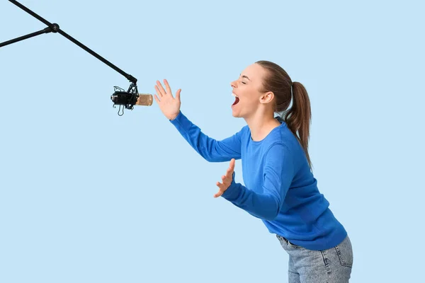 Beautiful Woman Professional Microphone Singing Blue Background — Stock Photo, Image