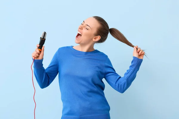Young Woman Professional Microphone Singing Blue Background — Stock Photo, Image
