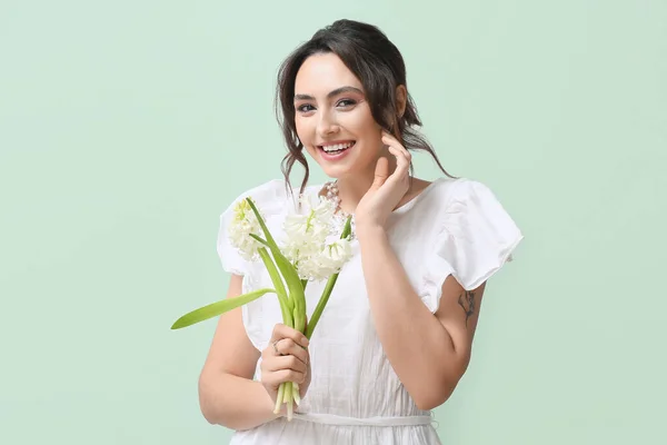 Pretty Young Woman Hyacinth Flowers Green Background — Stock Photo, Image
