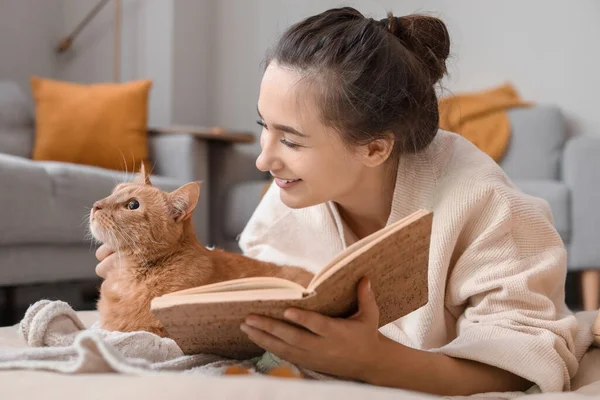 Woman Cute Ginger Cat Book Home Autumn Day — Stock Photo, Image