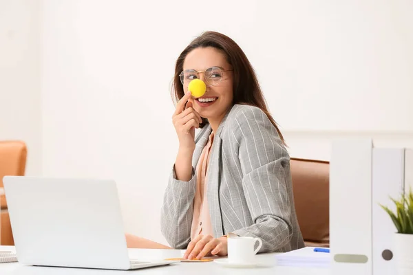Funny Young Woman Clown Nose Office April Fools Day Celebration — Stock Photo, Image