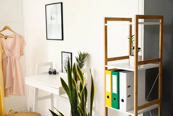 Shelf Unit Folders Grey White Wall Room — Stock Photo, Image