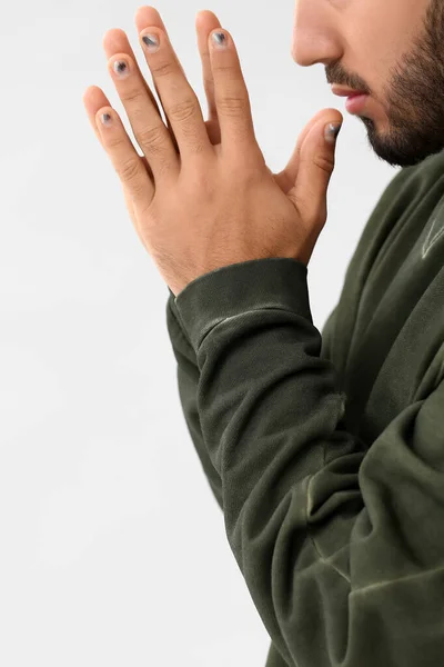 Young Man Stylish Manicure Light Background Closeup — Stock Photo, Image