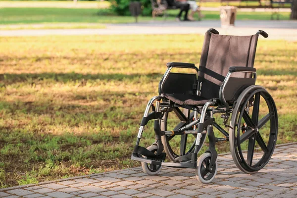 Empty Modern Wheelchair Park — Stock Photo, Image