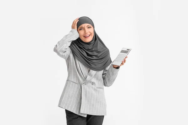 Stressed Muslim Secretary Calculator Light Background — Stock Photo, Image