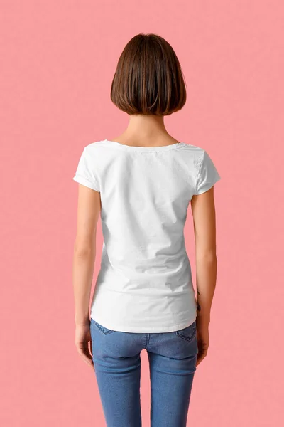 Όμορφη Νεαρή Γυναίκα Κομψό Shirt Φόντο Χρώμα Πίσω Όψη — Φωτογραφία Αρχείου