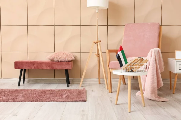 Interior Stylish Living Room Pink Armchair Table Uae Flag — Stock Photo, Image