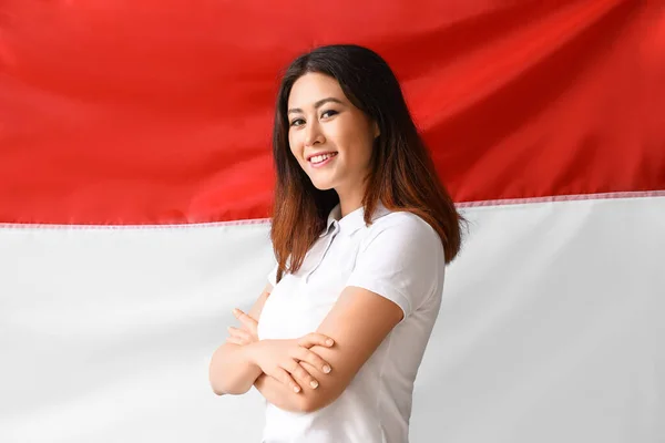 Jovem Mulher Asiática Contra Bandeira Indonésia — Fotografia de Stock