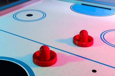 Modern hava hokeyi, yakın görüş