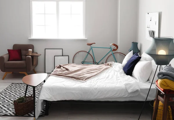Interior Kamar Tidur Modern Ringan Dengan Sepeda — Stok Foto