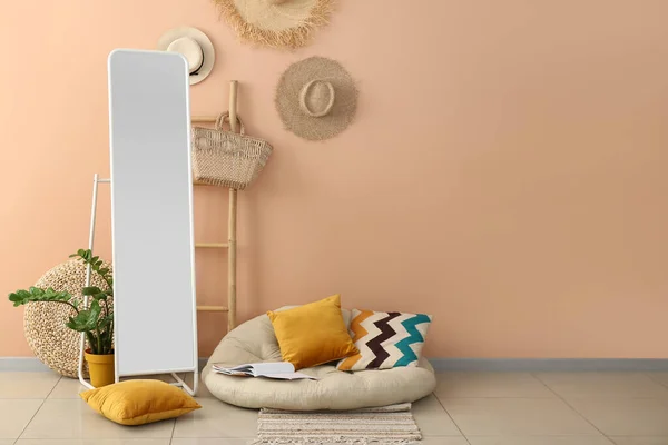 Interior Room Mirror Pouf Pillows Color Wall — Stock Photo, Image