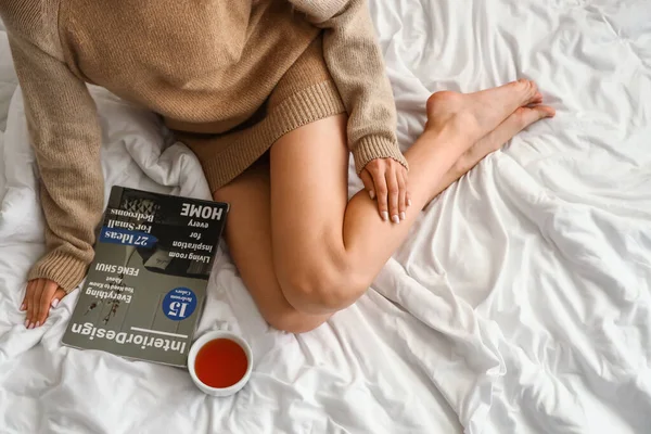 Barefoot Woman Cup Tea Magazine Sitting Bed Home — Stock Photo, Image