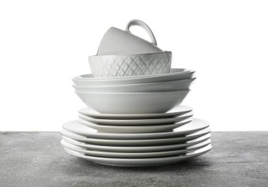 Temiz sofra takımı beyaz üzerine izole edildi