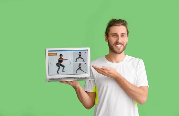 Sporty Man Laptop Color Background Concept Online Training — Stock Photo, Image