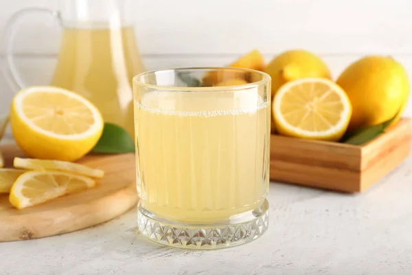 Glass Fresh Lemon Juice Light Table — Stock Photo, Image
