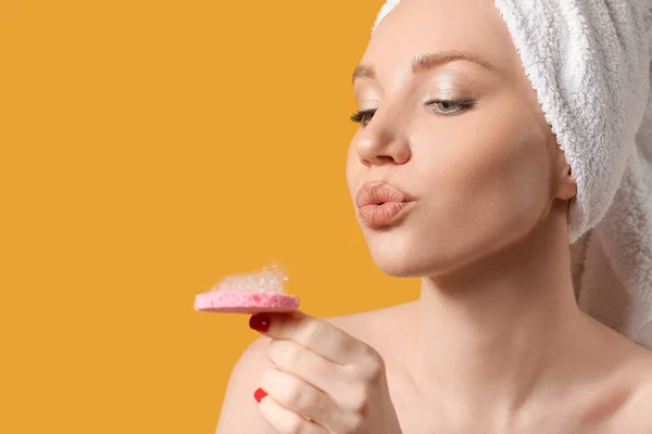 Beautiful Woman Makeup Sponge Soap Foam Color Background — Stock Photo, Image