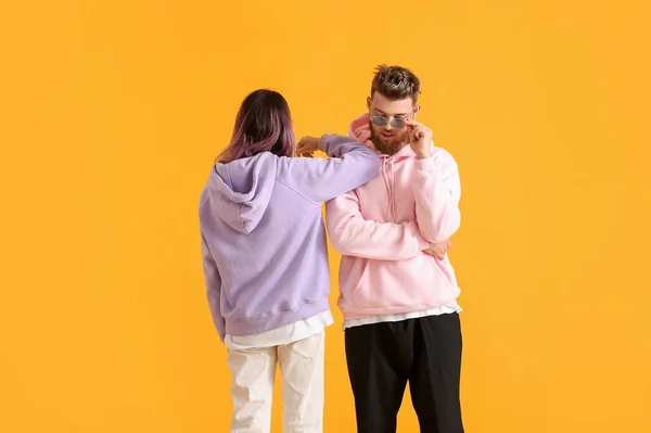 Cool Young Couple Hoodies Color Background — Stock Photo, Image