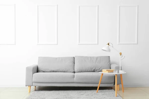 Stylish Sofa Lamp Table White Wall — Stock Photo, Image