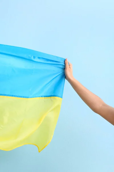 Жінки Національним Прапором України Кольоровому Тлі — стокове фото
